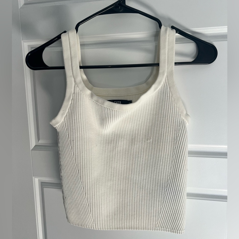 NWOT Cuts Clothing Coreflex Tank Ivory